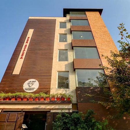 Treebo Trend Hotel 12 Degrees West Domlur Bangalore Exterior foto